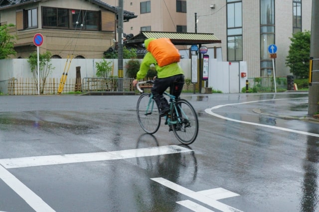 雨の日の必需品：選び方とおすすめリュックカバー3選